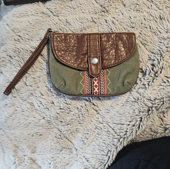 Lot of Five (5) Aztec/Southwestern Themed Handbag Items - Picture 7 of 7